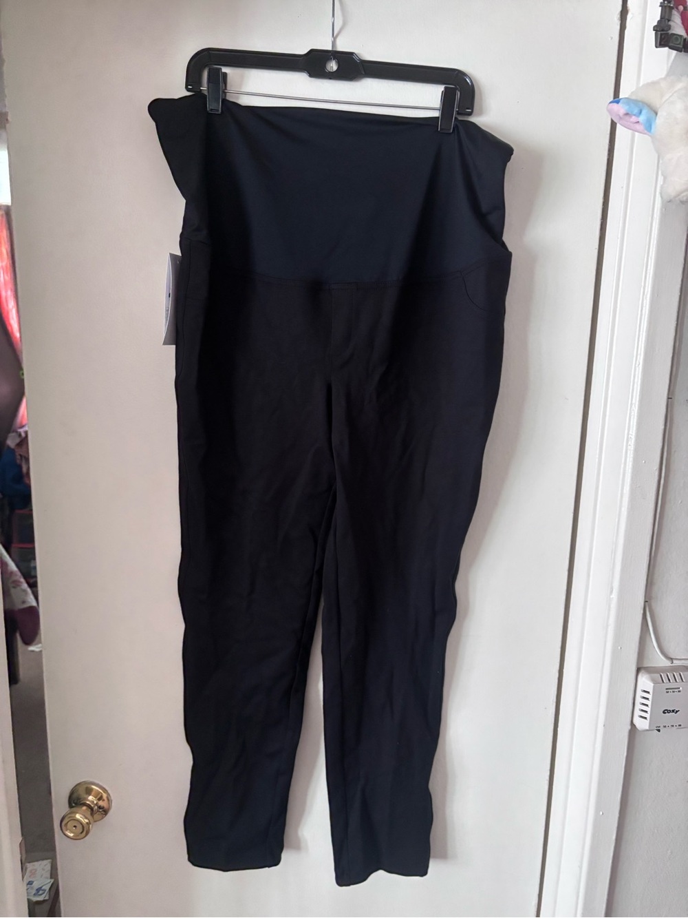 Ingrid & Isabel Black Maternity Ponte Leggings